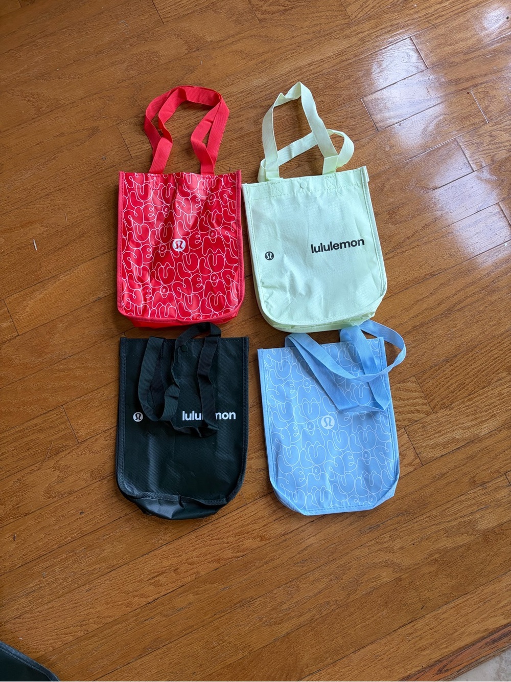 New, set of 4 lululemon athletica Reusable small Tote Bags